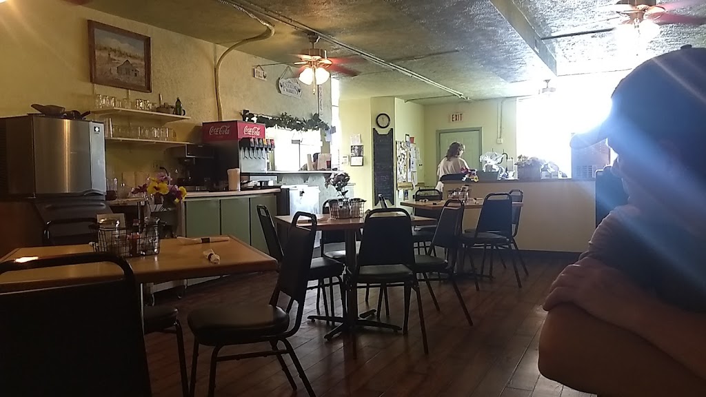 Frontier Diner | restaurant | 213 Grand Ave, Cheraw, CO 81030, USA | 7198536208 OR +1 719-853-6208