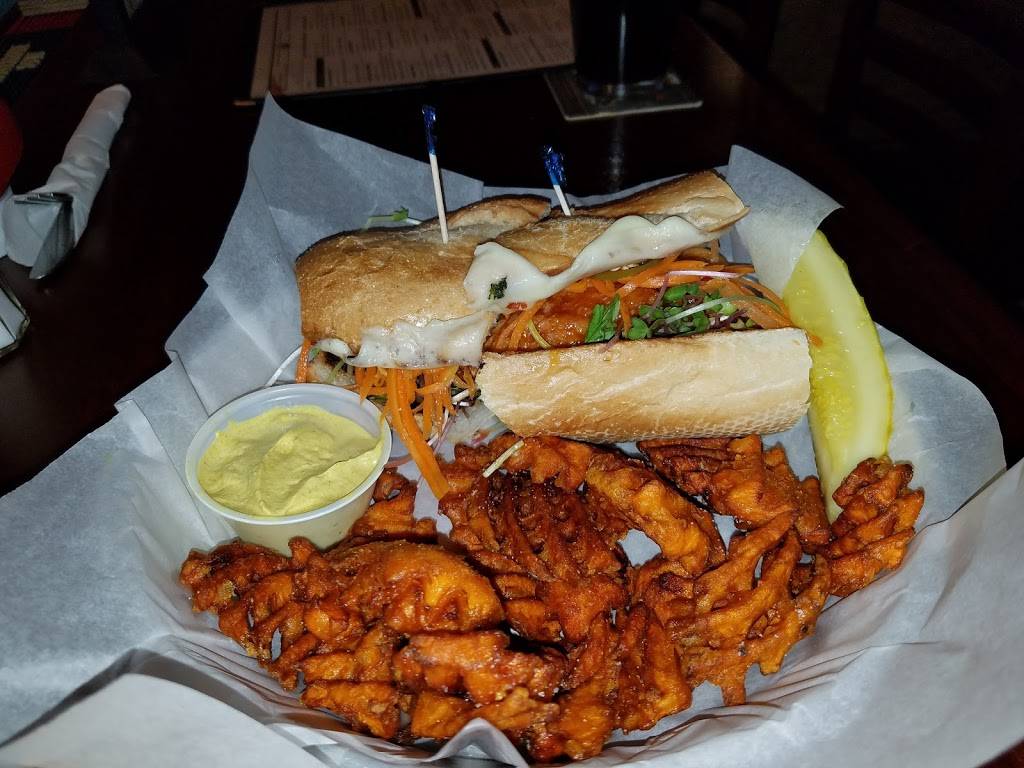 The Ruby Owl Tap Room | restaurant | 421 N Main St, Oshkosh, WI 54901, USA | 9202302770 OR +1 920-230-2770