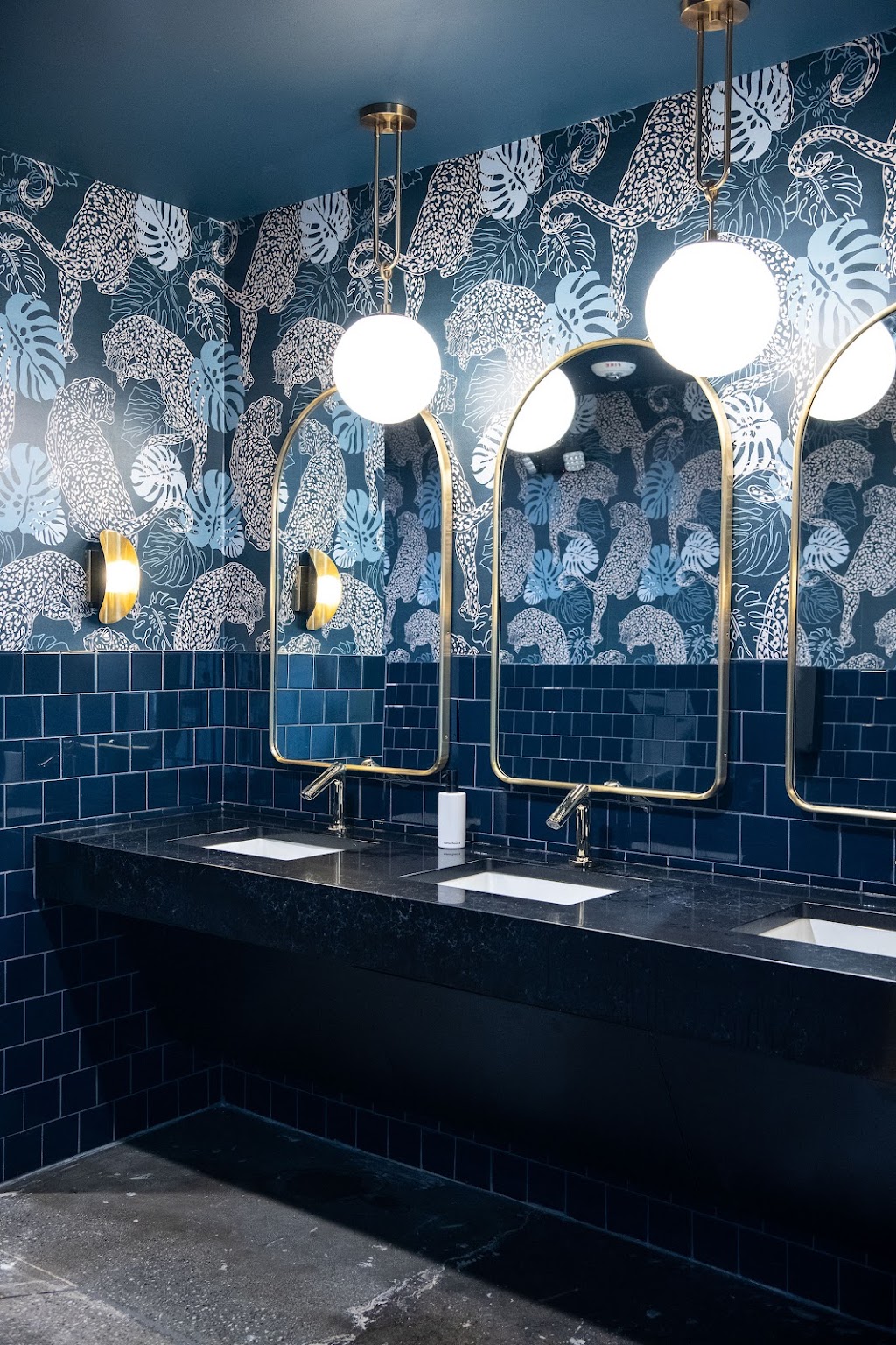 The Annex at Rally | restaurant | 117 Southside Dr, Charlotte, NC 28217, USA | 9802210081 OR +1 980-221-0081