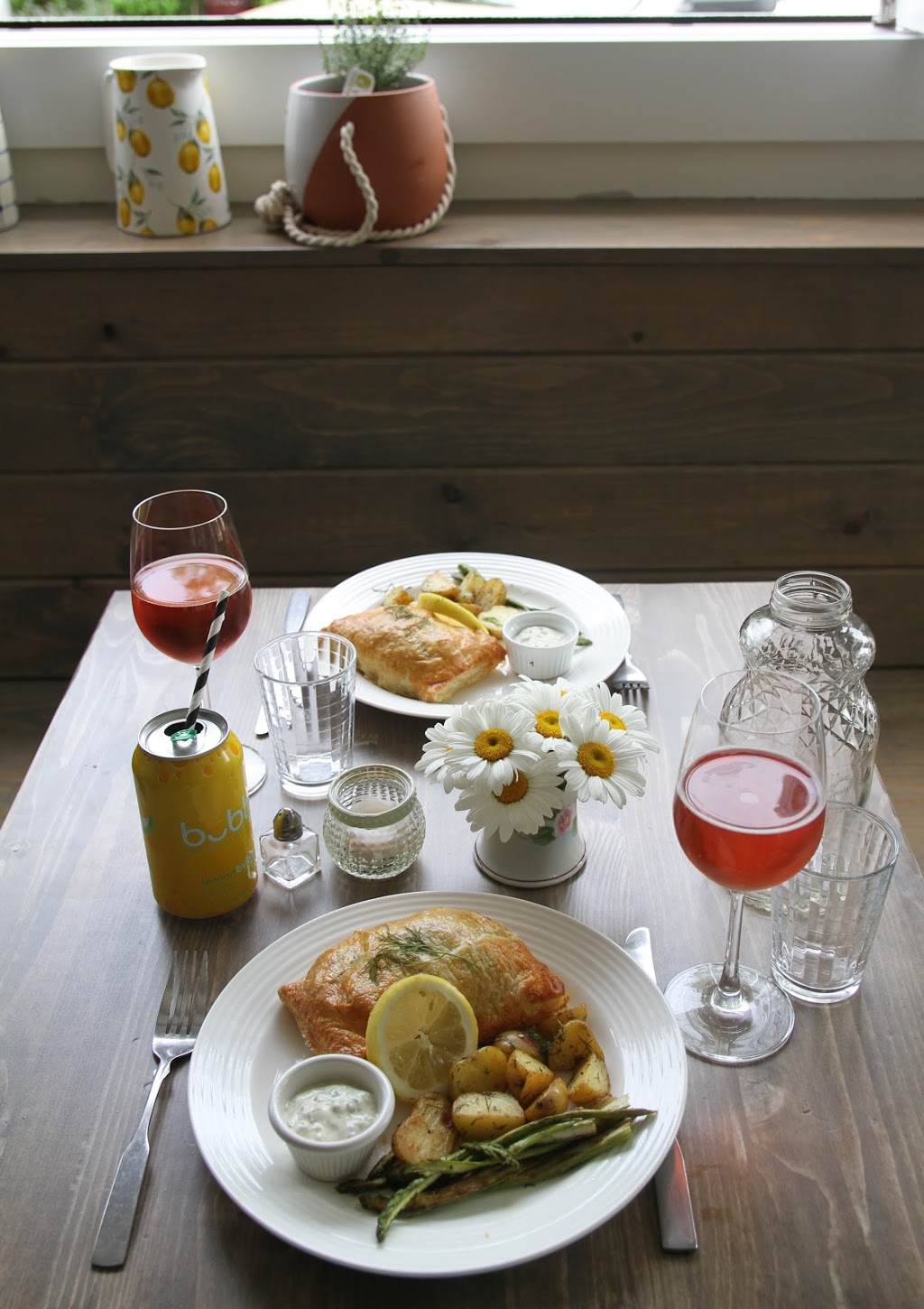 The Pawnee House MV | restaurant | 20 H Circuit Ave, Oak Bluffs, MA 02557, USA | 5083382770 OR +1 508-338-2770