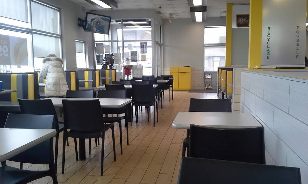 Le Petit Québec | restaurant | 2090 Boulevard Saint-Joseph, Drummondville, QC J2B 5L4, Canada | 8194782444 OR +1 819-478-2444
