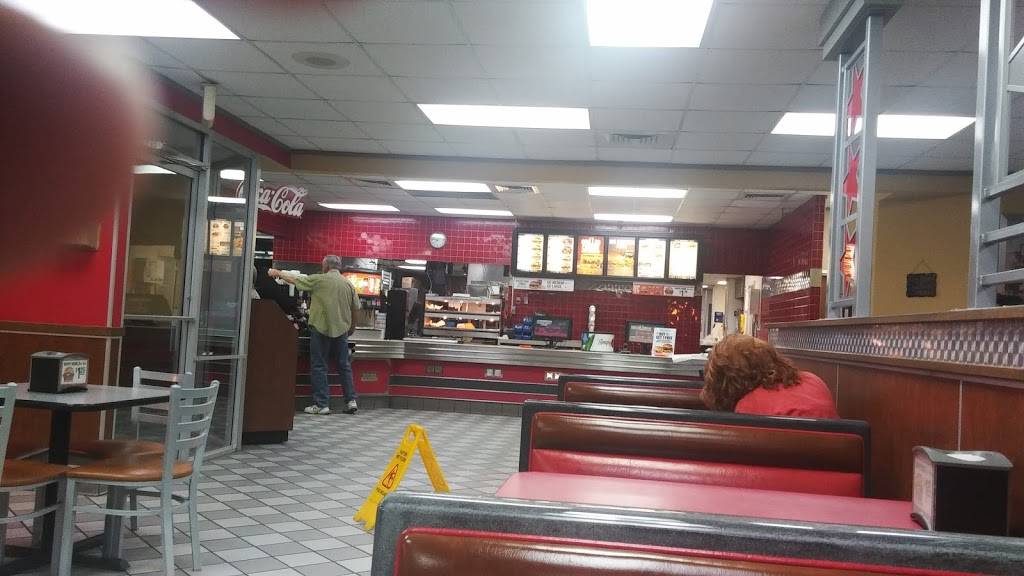 Hardees | restaurant | 112 Willowbrook Dr, Saltillo, MS 38866, USA | 6628692424 OR +1 662-869-2424