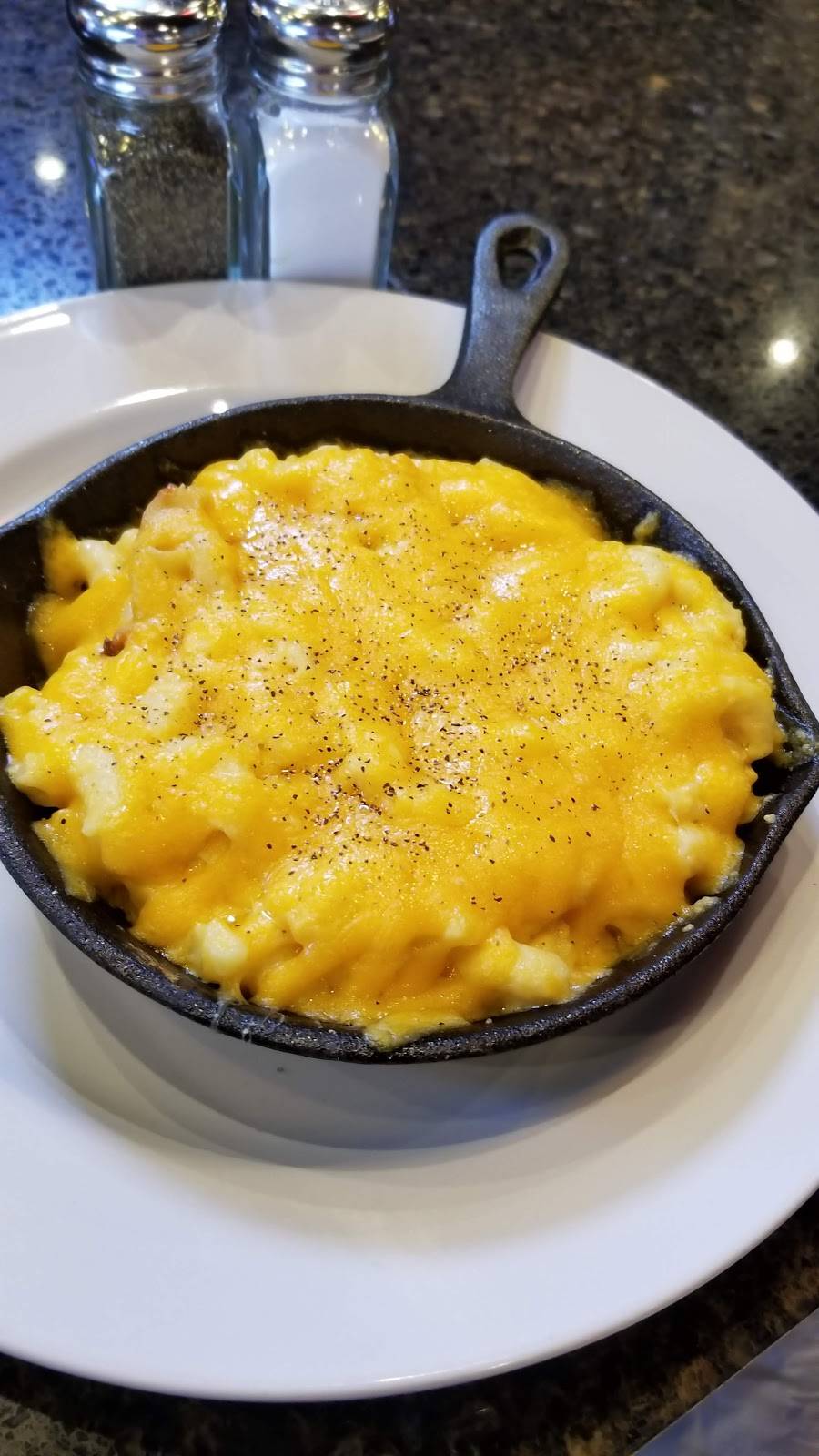 Jazzys Restaurant & Lounge | restaurant | 901 King St, Jacksonville, FL 32204, USA | 9048137178 OR +1 904-813-7178