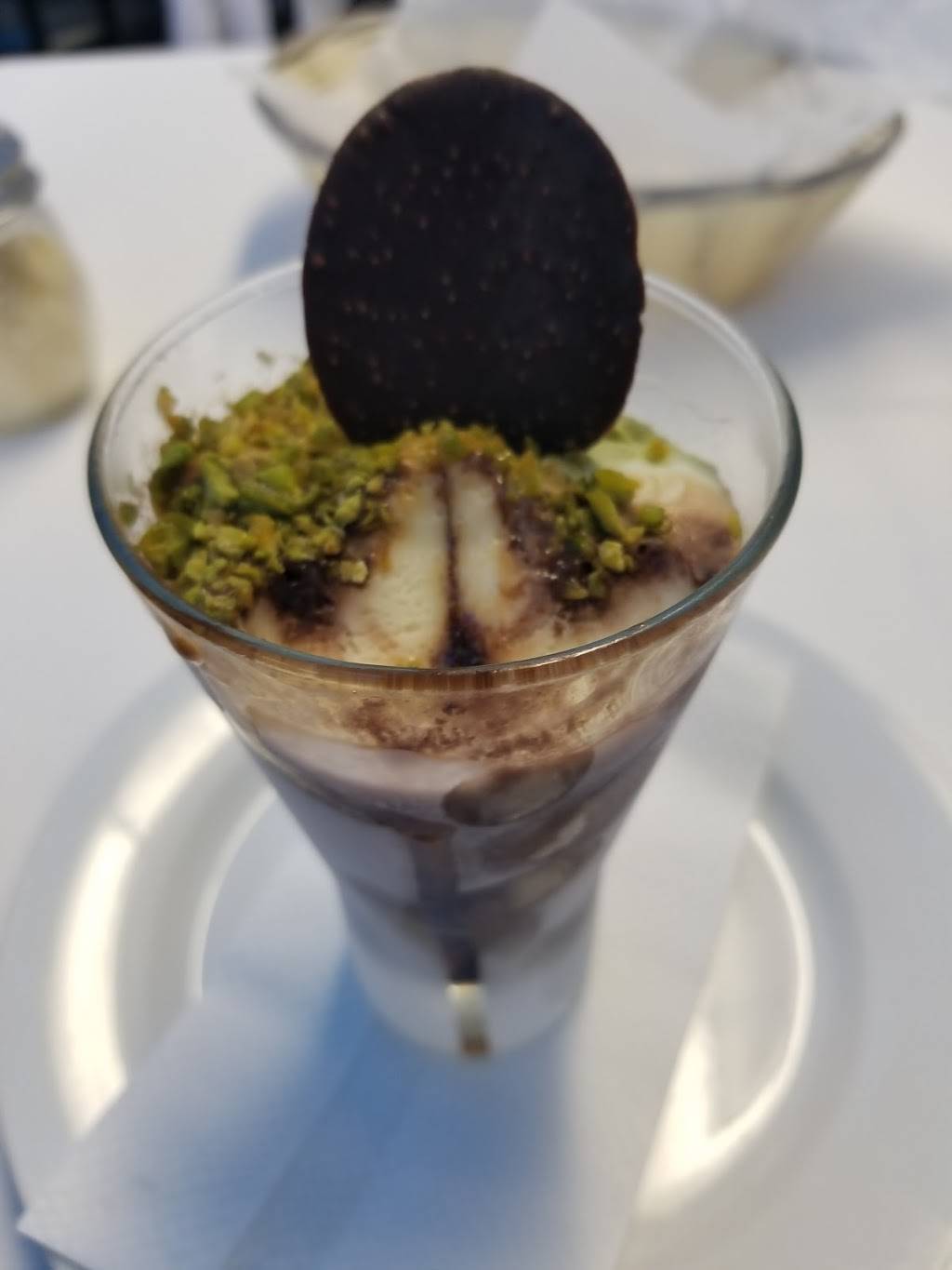 Adrians Trattoria | restaurant | 17709 Vanowen St, Reseda, CA 91335, USA | 8188811846 OR +1 818-881-1846