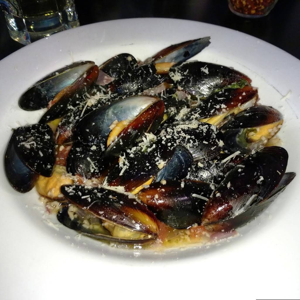 Pizza 2000 | restaurant | 7101 Cypress Lake Dr, Fort Myers, FL 33907, USA | 2394332344 OR +1 239-433-2344