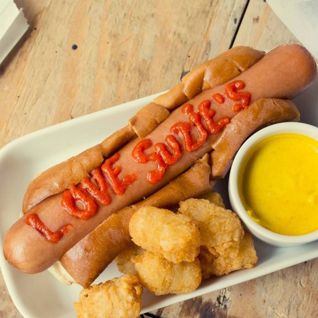 Suzies Dogs And Drafts | restaurant | 34 N Phelps St, Youngstown, OH 44503, USA | 2342289158 OR +1 234-228-9158