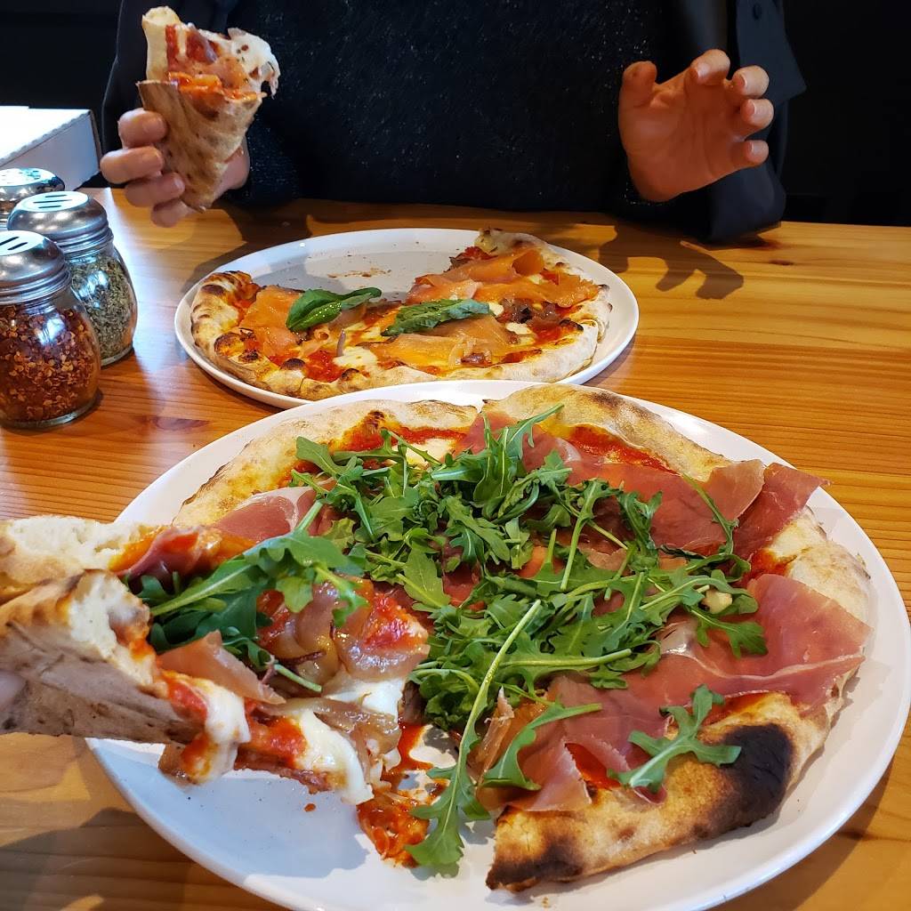 Pizza & Pints | restaurant | 236 B St, Davis, CA 95616, USA | 5302313499 OR +1 530-231-3499