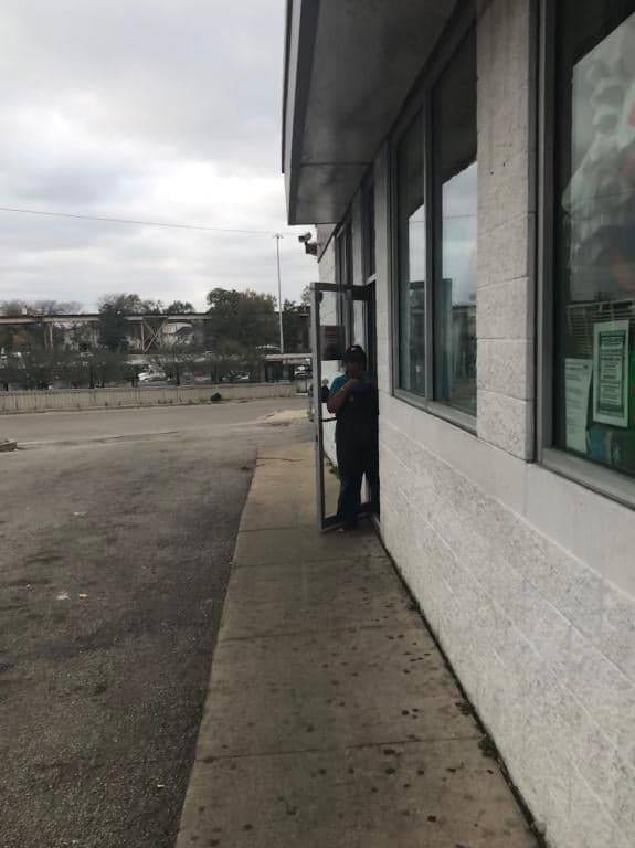 Dunkin Donuts | cafe | 150 W 63rd St, Chicago, IL 60621, USA | 7734888833 OR +1 773-488-8833