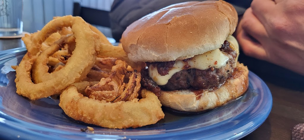 The Maple Pig | restaurant | 710 Main St, Presque Isle, ME 04769, USA | 2078104063 OR +1 207-810-4063