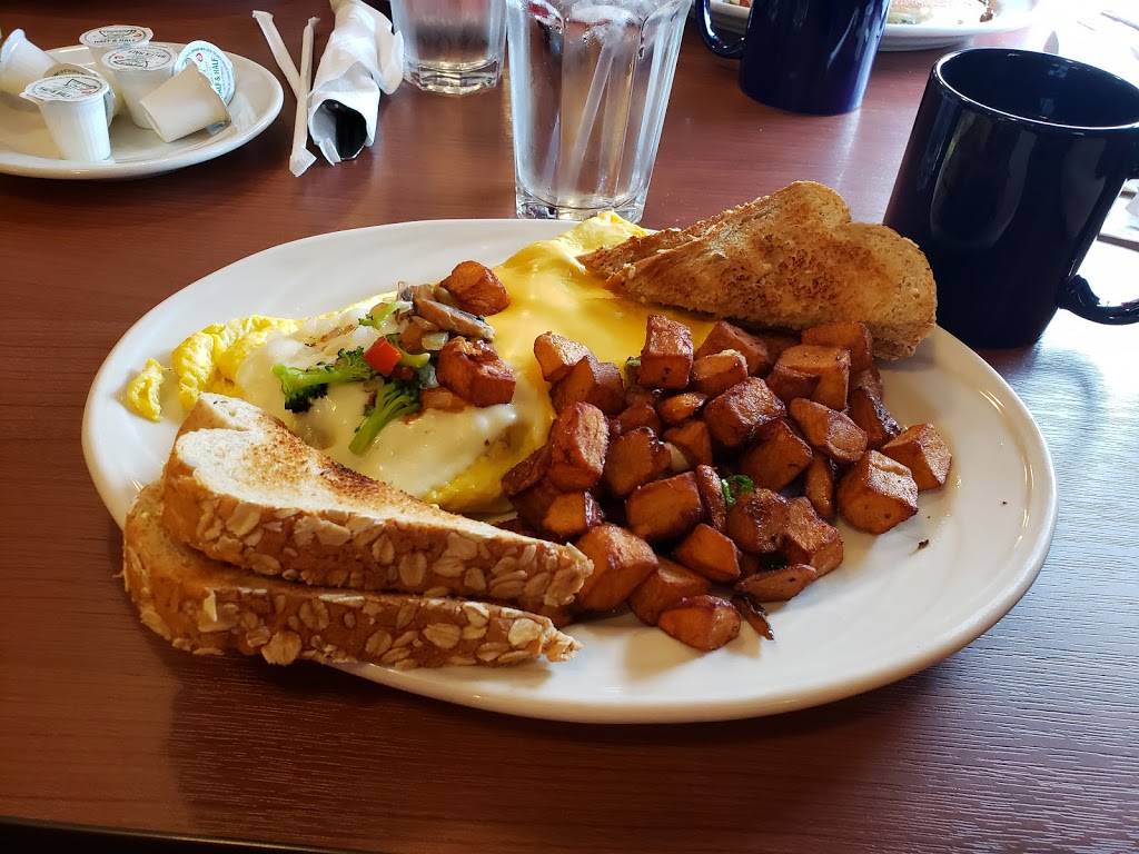 Berardis Family Kitchen | restaurant | 1019 W Perkins Ave, Sandusky, OH 44870, USA | 4196264592 OR +1 419-626-4592