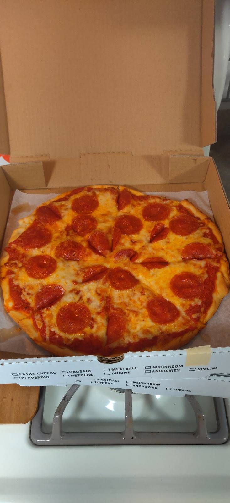 Shives Pizza & Subs | meal takeaway | 119 E Main St, Hancock, MD 21750, USA | 3016785272 OR +1 301-678-5272