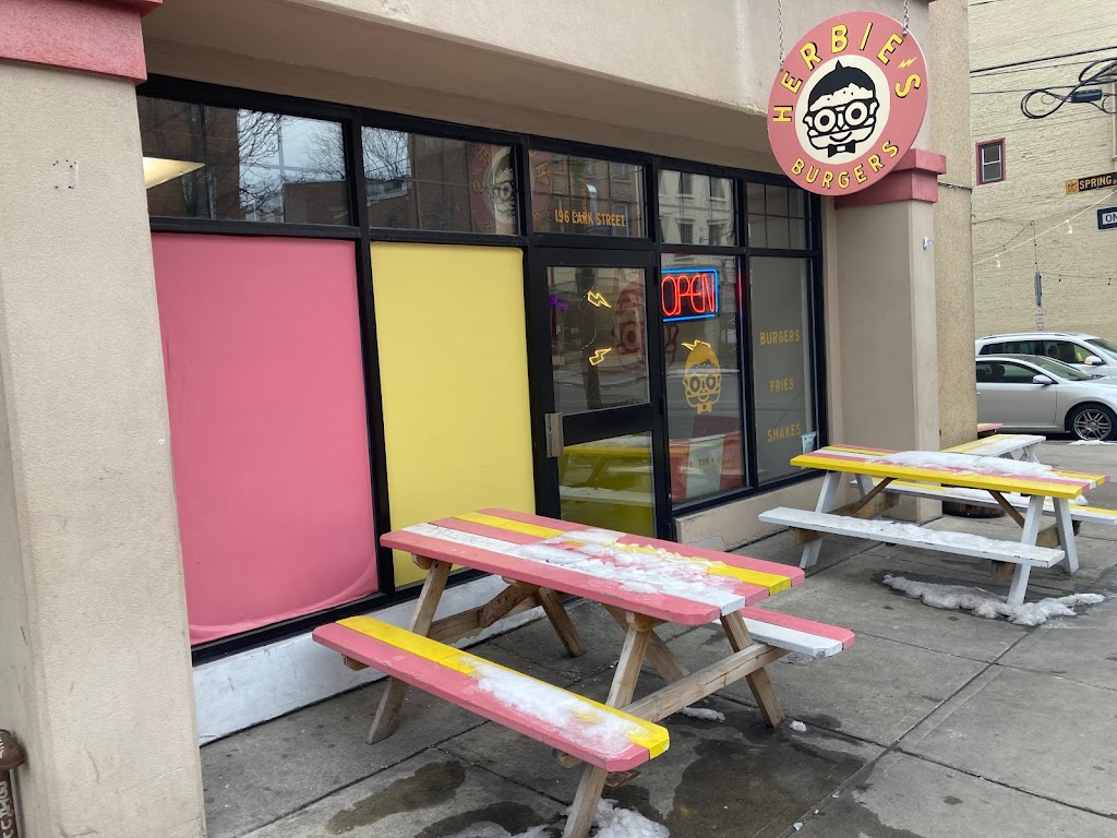 Herbies Burgers | restaurant | 196 Lark St, Albany, NY 12210, USA | 5187764005 OR +1 518-776-4005