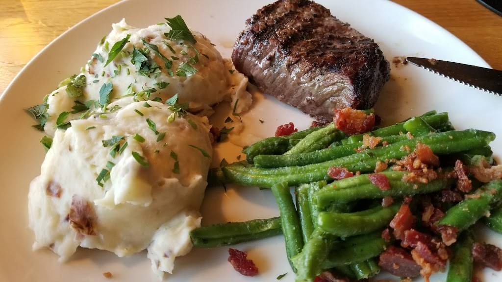 Applebees Grill + Bar | restaurant | 3134 Beeline Rd, Holland, MI 49424, USA | 6167864446 OR +1 616-786-4446