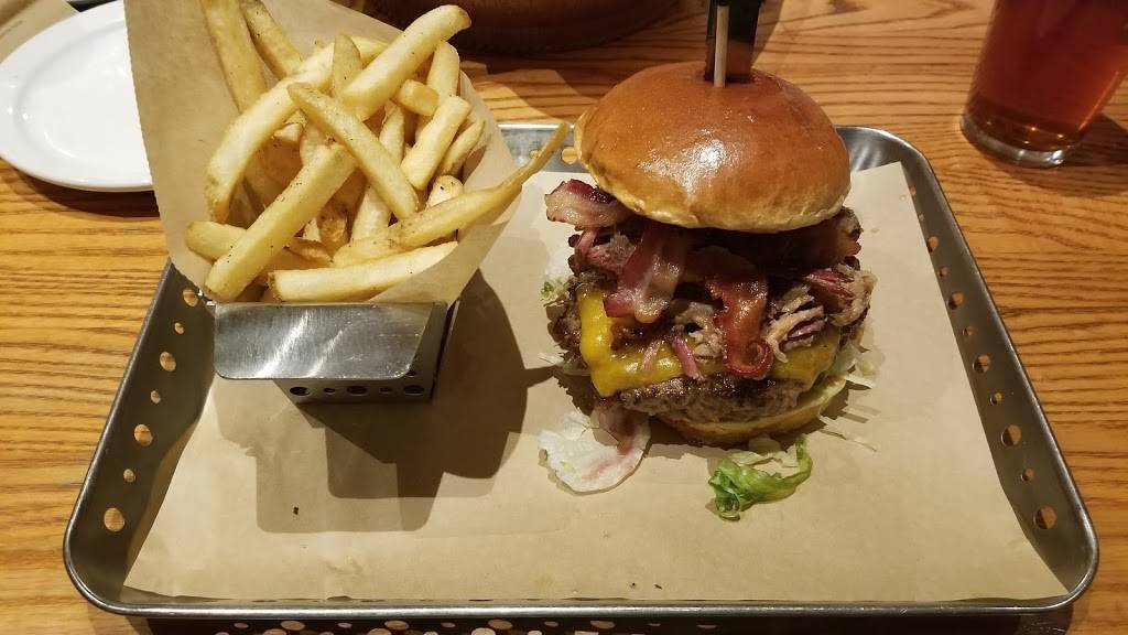 Chilis Grill & Bar | restaurant | 7475 W 88th Ave, Westminster, CO 80021, USA | 3034672218 OR +1 303-467-2218