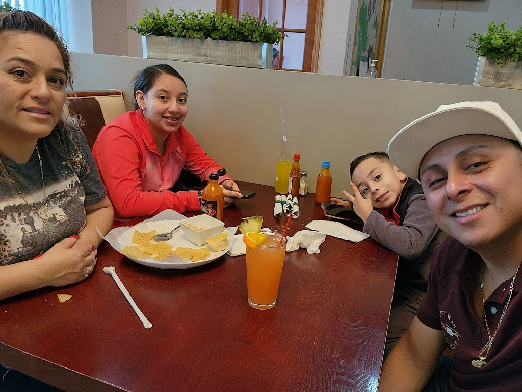 Terramar Mariscos y Carnes | restaurant | 8143 Pendleton Pike, Lawrence, IN 46226, USA | 3173661874 OR +1 317-366-1874