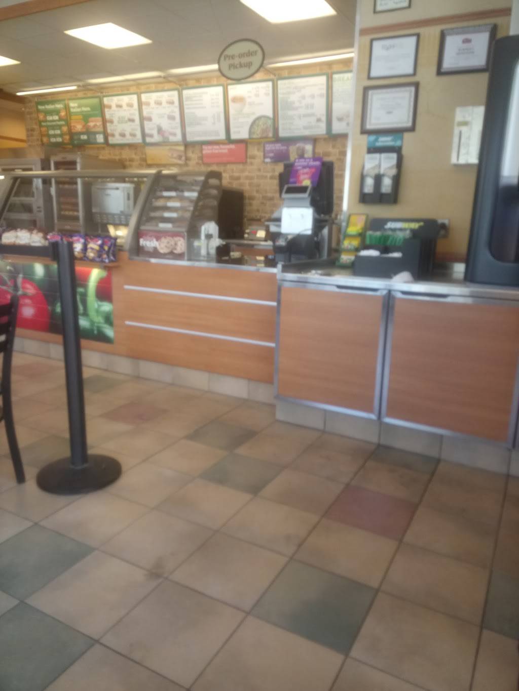 Subway | meal takeaway | 372 Raglan St S, Renfrew, ON K7V 1R7, Canada | 6134325021 OR +1 613-432-5021