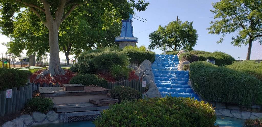 Boomers! Modesto | meal takeaway | 4215 Bangs Ave, Modesto, CA 95356, USA | 2095455248 OR +1 209-545-5248