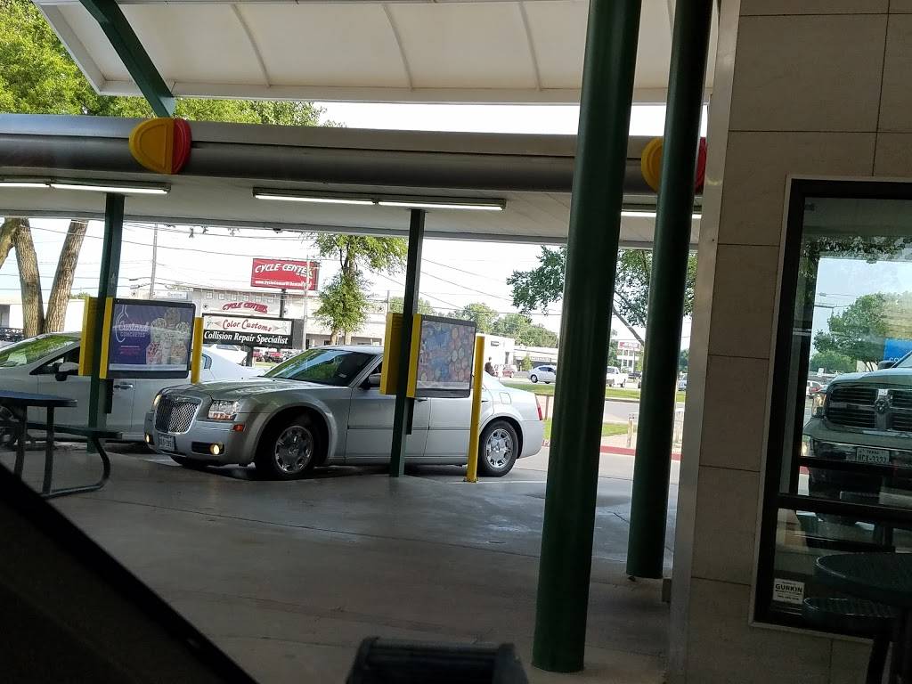 Sonic Drive-In | restaurant | 930 Fort Worth Dr, Denton, TX 76205, USA | 9405656548 OR +1 940-565-6548