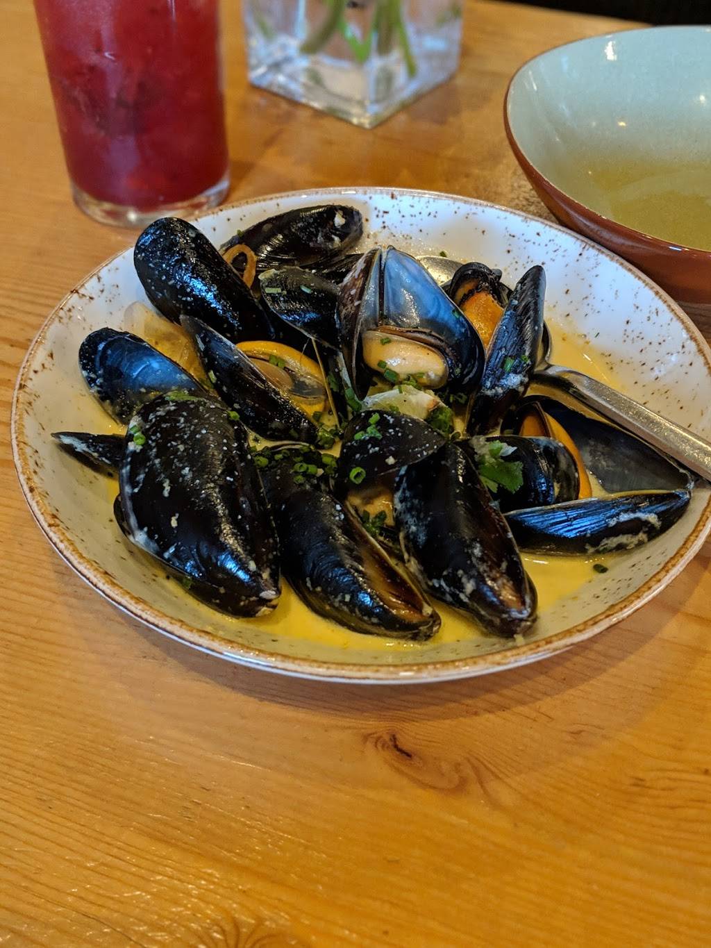 Primo Grill | restaurant | 2701 6th Ave, Tacoma, WA 98406, USA | 2533837000 OR +1 253-383-7000