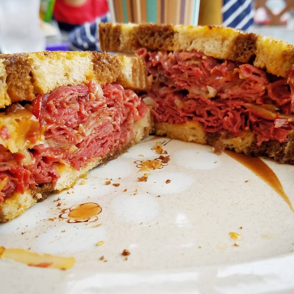 Rivers Edge Deli | restaurant | 616 Main St, Westbrook, ME 04092, United States | 2078541113 OR +1 207-854-1113