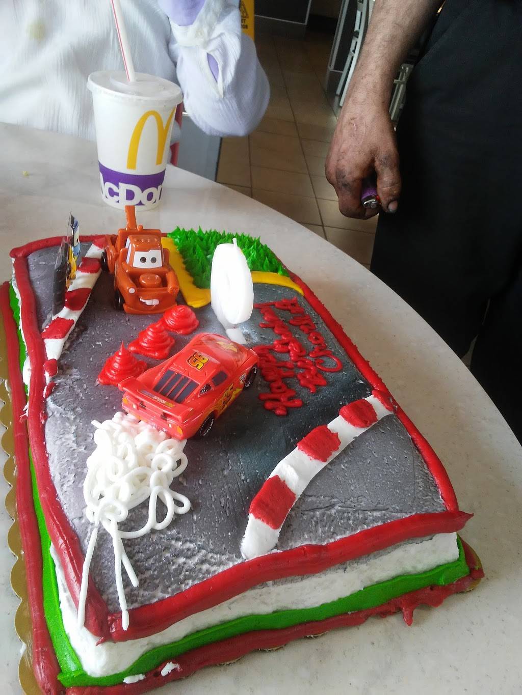 McDonalds | restaurant | 4007 W Baring Trace, Peoria, IL 61615, USA | 3096933540 OR +1 309-693-3540