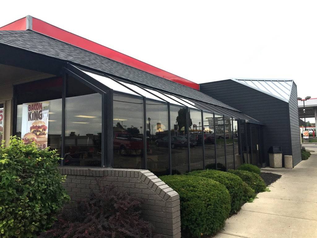 Burger King | restaurant | 952 W Main St, Tipp City, OH 45371, USA | 9376675566 OR +1 937-667-5566