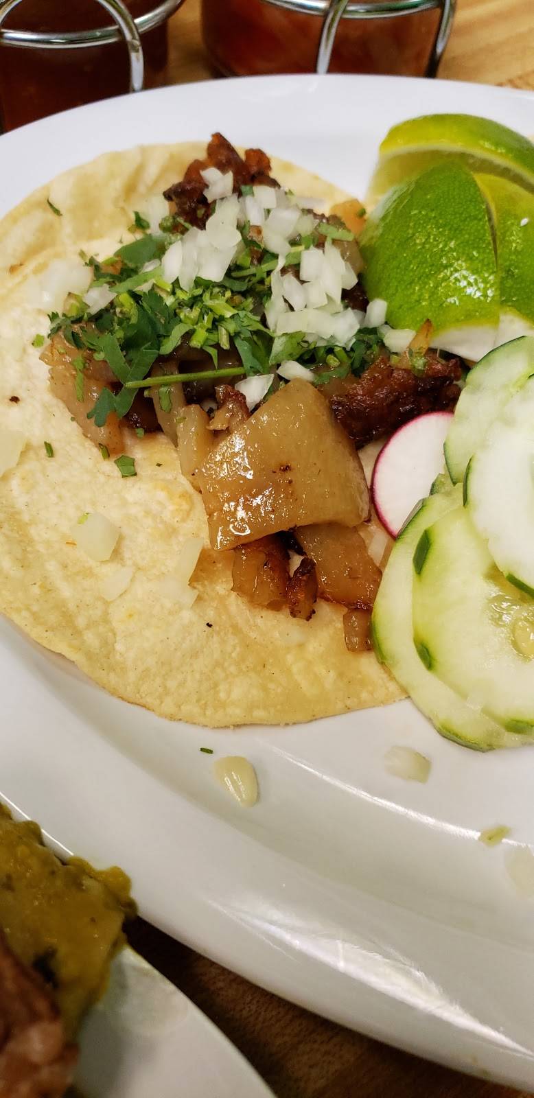 Taqueria Tres Reyes | restaurant | 8562 Mathis Ave, Manassas, VA 20110, USA | 7033356663 OR +1 703-335-6663