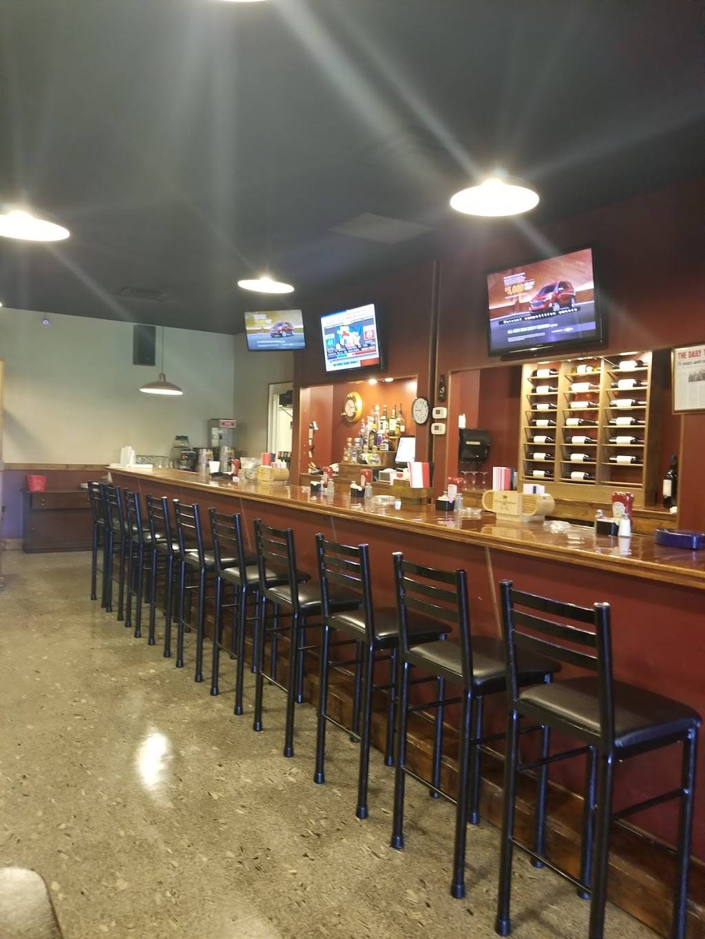 Waterfront Bar & Grill | restaurant | 404 Greenbelt Dr, Maryville, TN 37804, USA | 8656811212 OR +1 865-681-1212