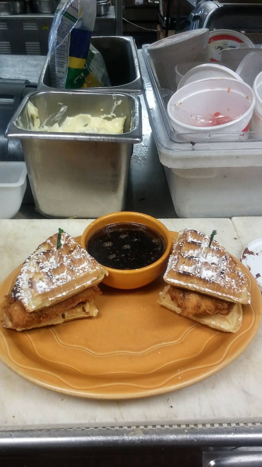 Bentleys Roadhouse | restaurant | 28410 S River Rd, Harrison Charter Township, MI 48045, USA | 5864653663 OR +1 586-465-3663