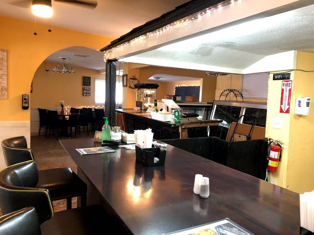 Isaacs World Famous Burgers | restaurant | 7801 N Nebraska Ave, Tampa, FL 33604, USA | 8132320035 OR +1 813-232-0035