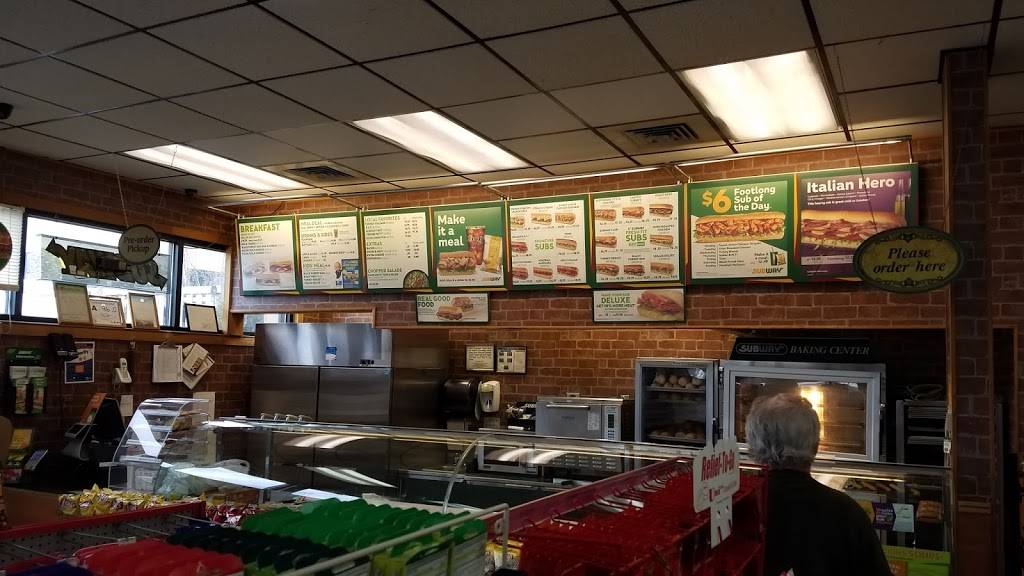 Subway | restaurant | 1023 Blowing Rock Rd, Boone, NC 28607, USA | 8282653788 OR +1 828-265-3788