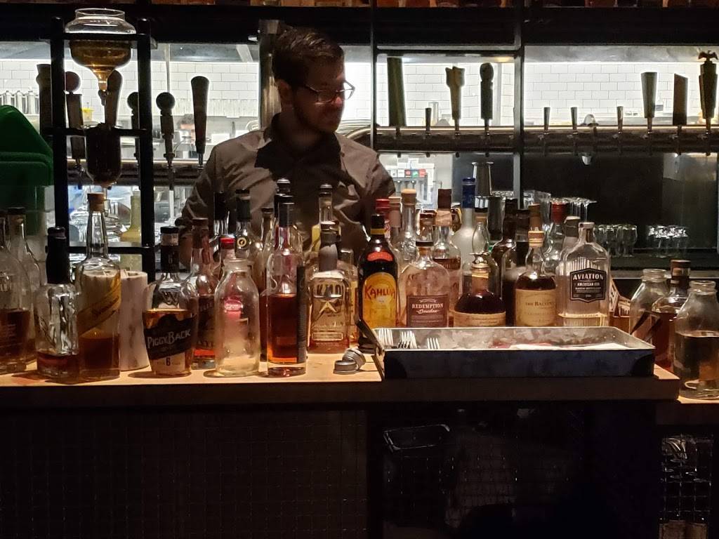 Whiskey Cake Kitchen & Bar | restaurant | 2223 N Westshore Blvd B207, Tampa, FL 33607, USA | 8135359955 OR +1 813-535-9955