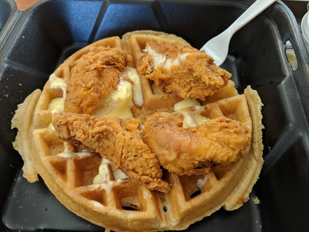 Louisiana Fried Chicken | restaurant | 2850 National Ave Suite 109, San Diego, CA 92113, USA | 6192330670 OR +1 619-233-0670