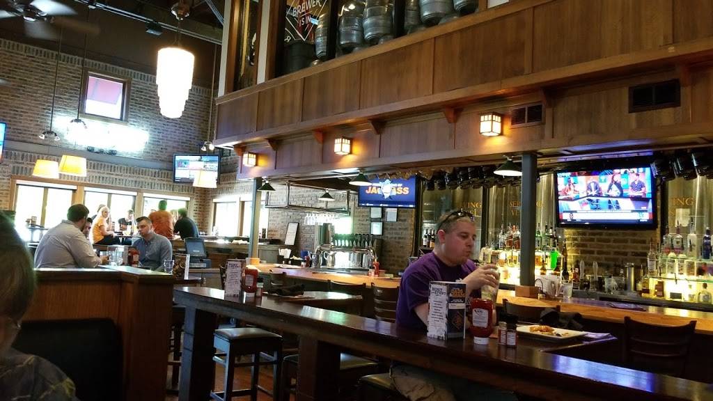 Rock Bottom Restaurant & Brewery | restaurant | 28256 Diehl Rd, Warrenville, IL 60555, USA | 6308361380 OR +1 630-836-1380