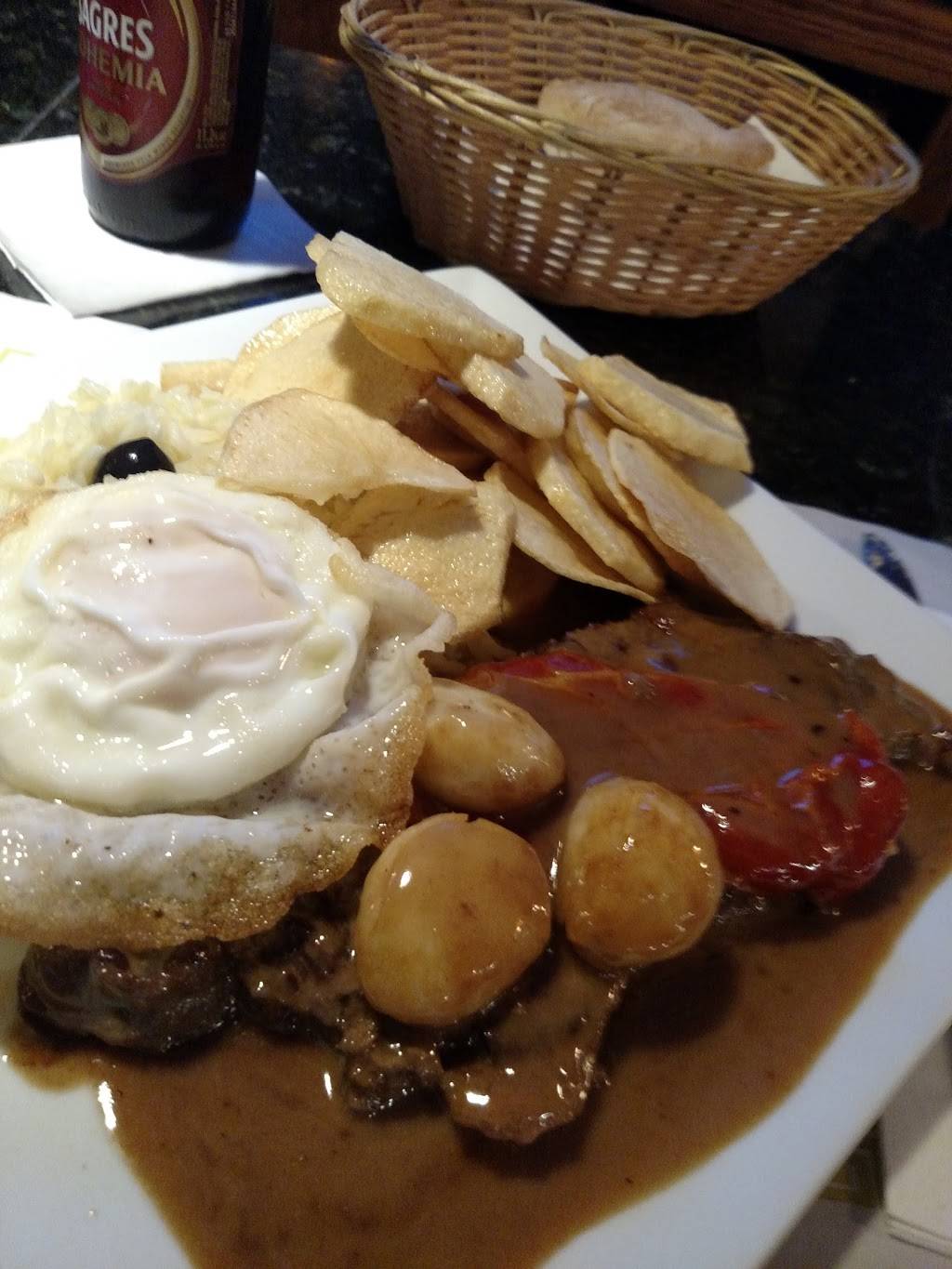 Friends Restaurant & Pub | restaurant | 350 Market St, Lowell, MA 01852, USA | 9784538285 OR +1 978-453-8285