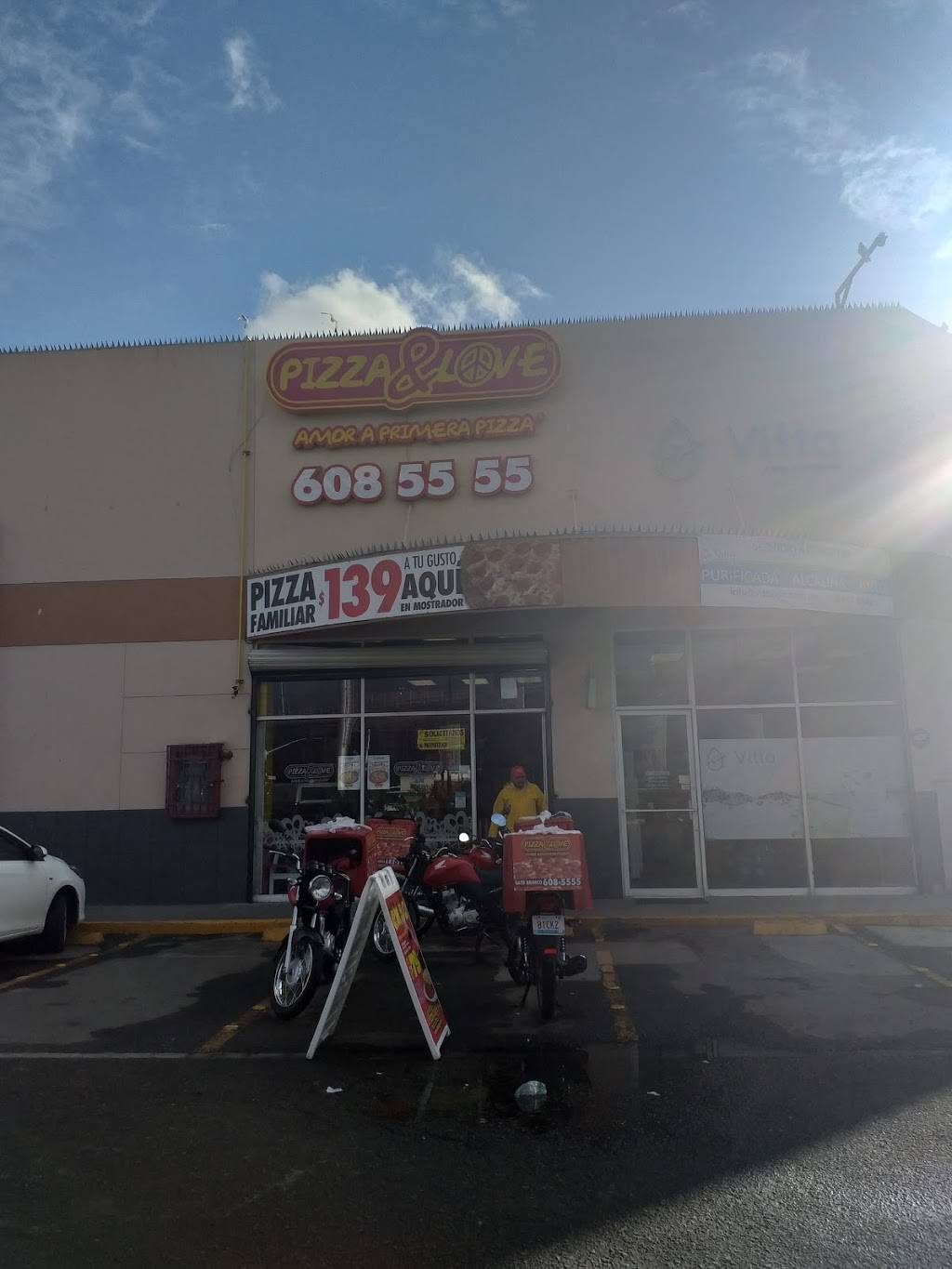 Pizza&Love Otay Gato Bronco | restaurant | Blvd Industrial 18663 esquina con Lopez Portillo Otay Seccion, Tecnológico, 22454 Tijuana, B.C., Mexico | 016646085555 OR +52 664 608 5555