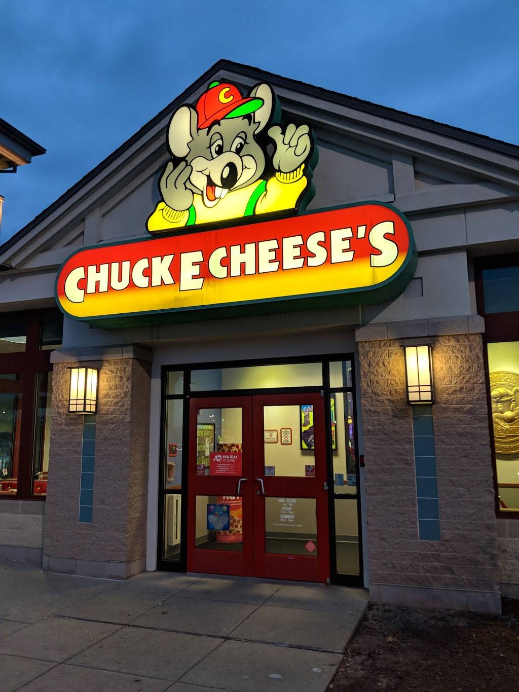 Chuck E. Cheese | restaurant | 5600 Harvey St, Muskegon, MI 49444, USA | 2317988121 OR +1 231-798-8121