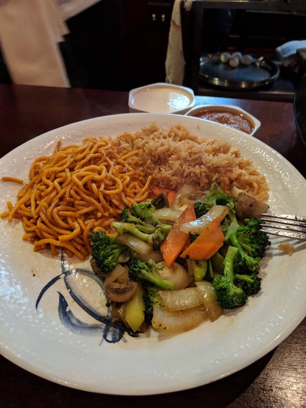 Kobe Japanese Steak & Seafood House | restaurant | 8165 Honeygo Blvd, Nottingham, MD 21236, USA | 4109318900 OR +1 410-931-8900