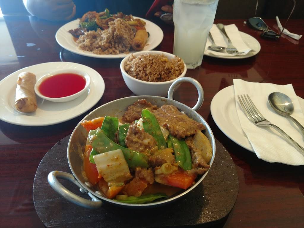 Lins China Diner | restaurant | 21968 Market Pl Dr #600, New Caney, TX 77357, USA | 2817472300 OR +1 281-747-2300