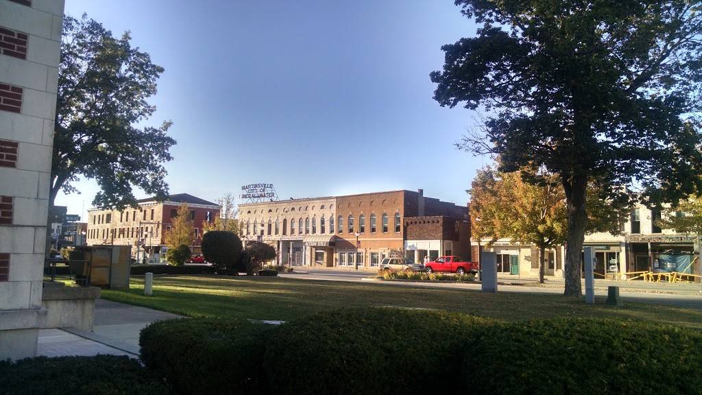 Downtown Martinsville | restaurant | 10 E Washington St, Martinsville, IN 46151, USA | 7653422449 OR +1 765-342-2449