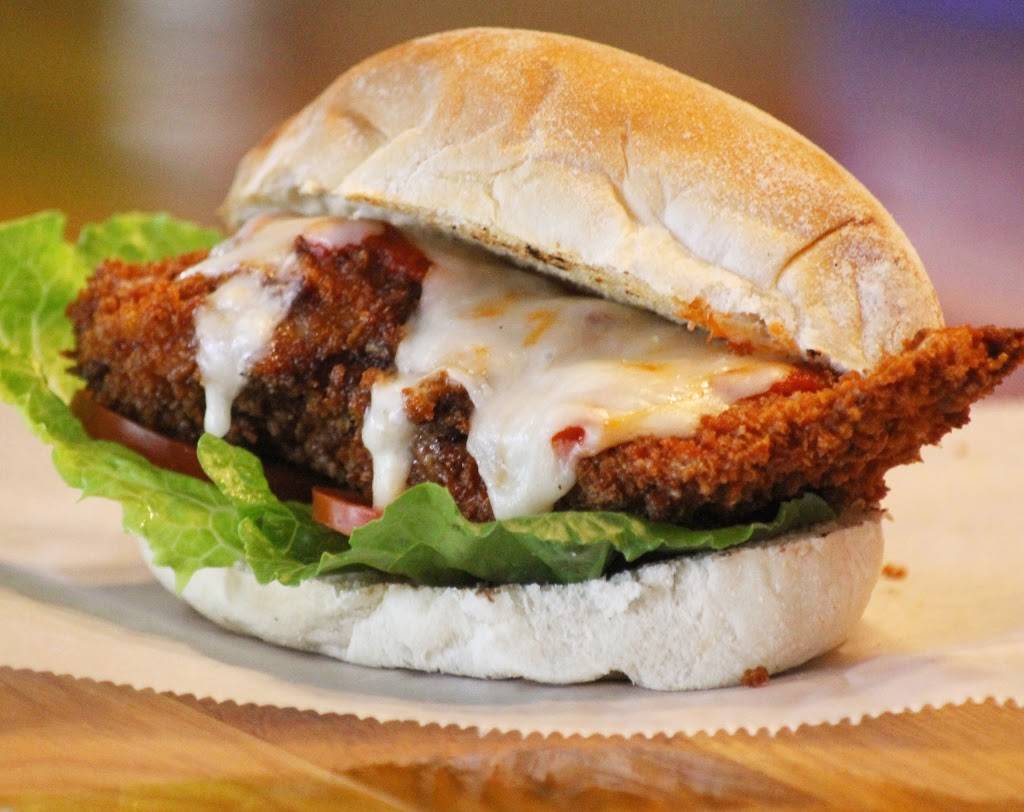 Chill-E-Dogs | restaurant | 613 N Ridgewood Ave, Edgewater, FL 32132, USA | 3868478300 OR +1 386-847-8300