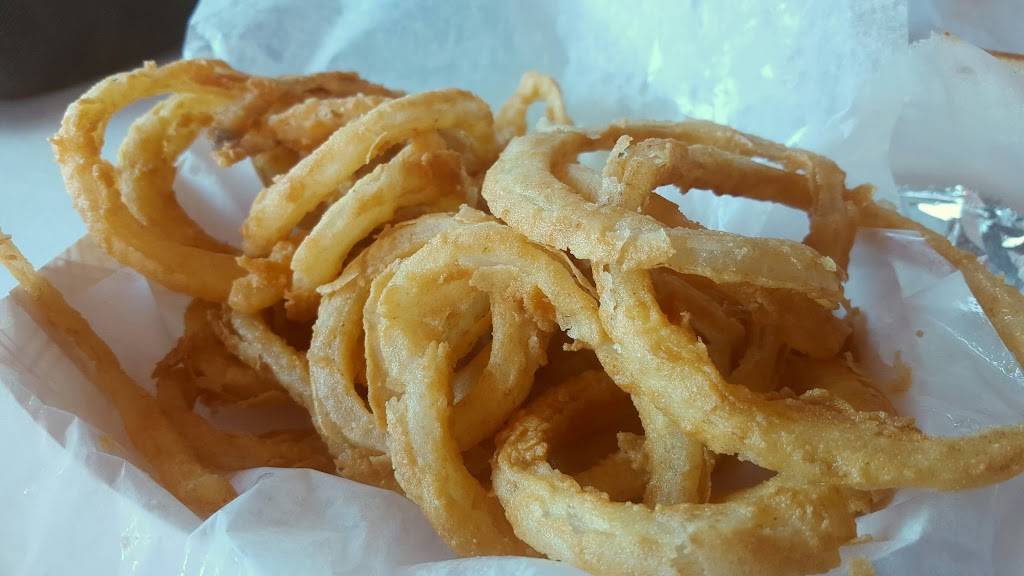 Pirates Cove | restaurant | 74 Providence Rd, Linwood, MA 01525, USA | 5082340700 OR +1 508-234-0700