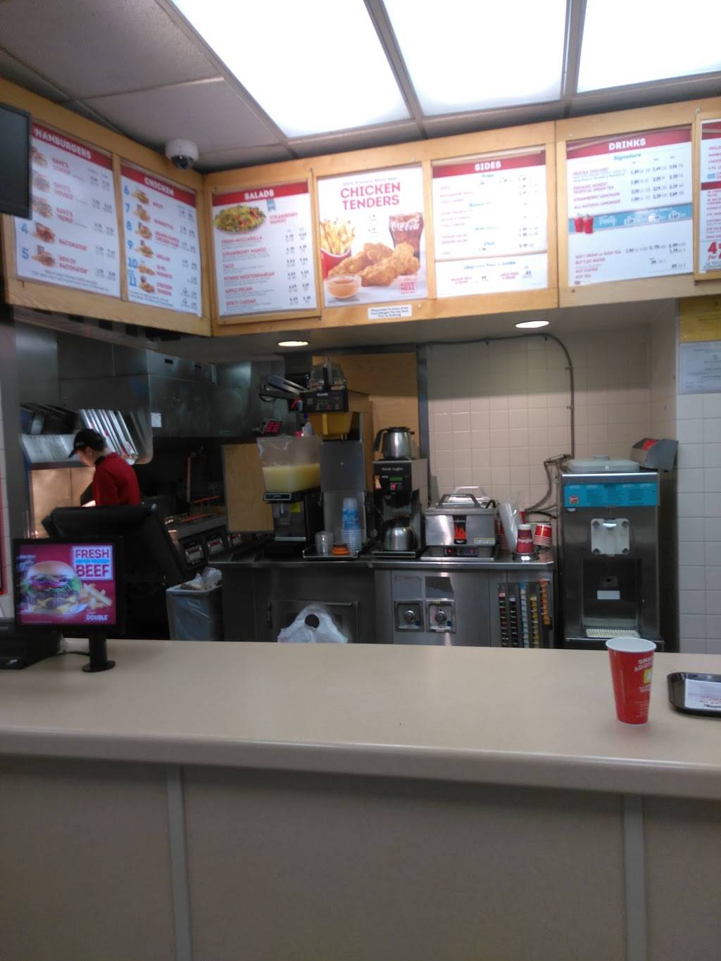 Wendys | restaurant | 771 Warwick Ave, Warwick, RI 02888, USA | 4019411358 OR +1 401-941-1358