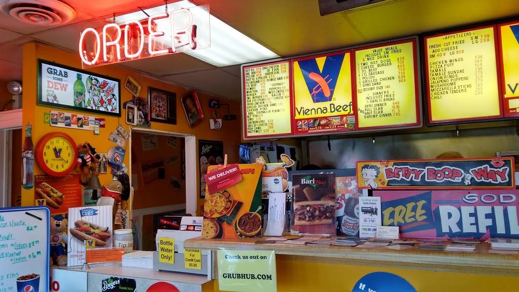 Scoobys Red Hot’s | restaurant | 1039 S Arlington Heights Rd #c, Arlington Heights, IL 60005, USA | 8477180550 OR +1 847-718-0550