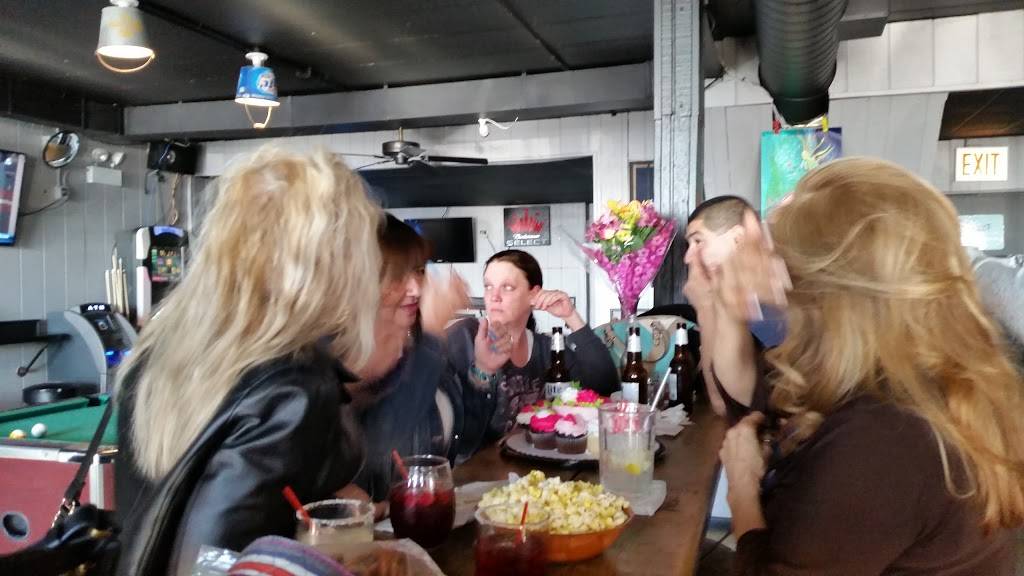 Layover Bar & Grill | restaurant | 4839 S Central Ave, Chicago, IL 60638, USA | 7084580804 OR +1 708-458-0804