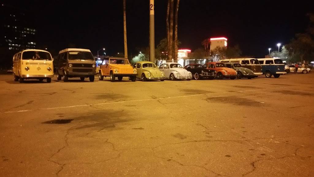 In-N-Out Burger | restaurant | 1342 S Alma School Rd, Mesa, AZ 85210, USA | 8007861000 OR +1 800-786-1000