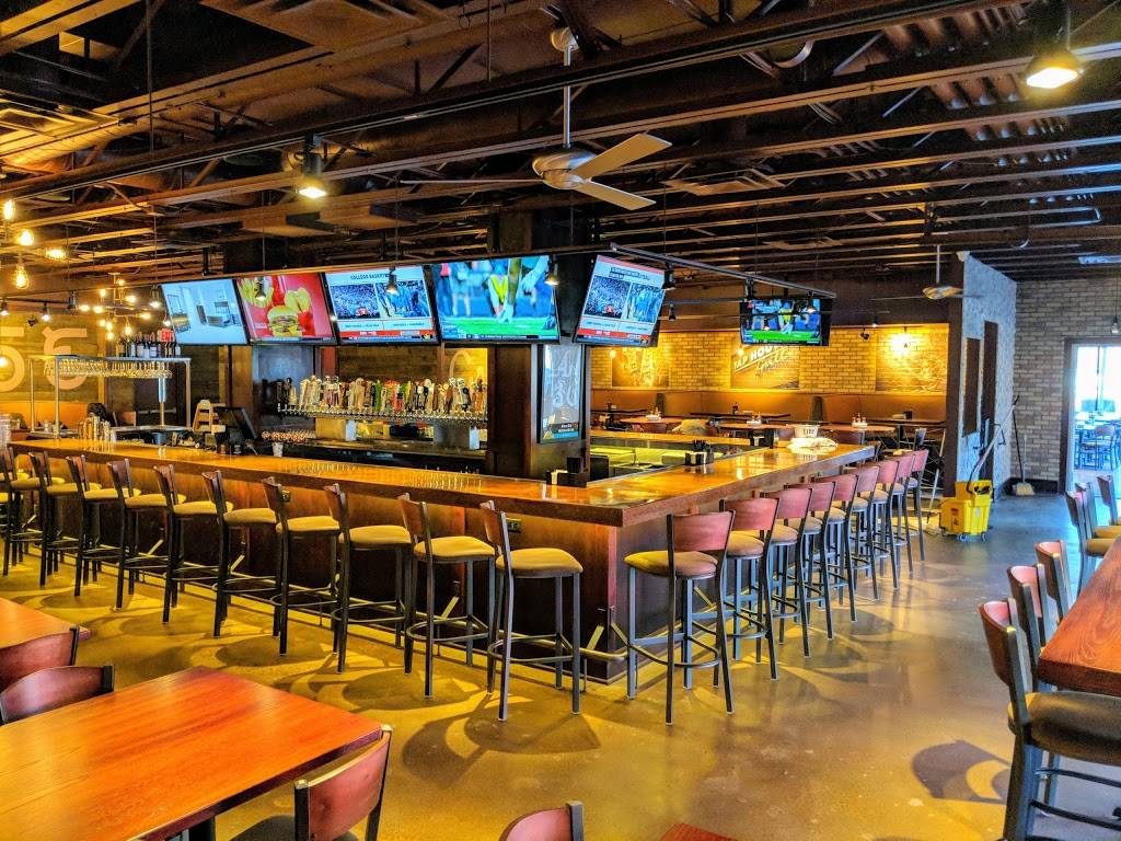 Tap House Grill | restaurant | 1090 S Milwaukee Ave, Wheeling, IL 60090, USA | 8472151210 OR +1 847-215-1210