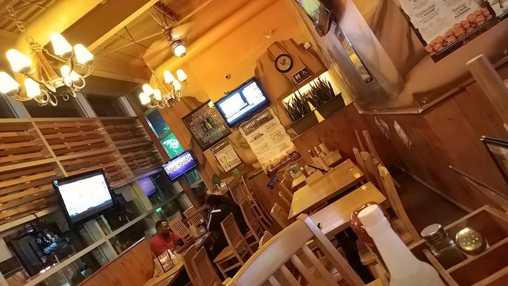 Wild Wing | restaurant | 11 William Kitchen Rd, Scarborough, ON M1P 5B7, Canada | 4167549464 OR +1 416-754-9464