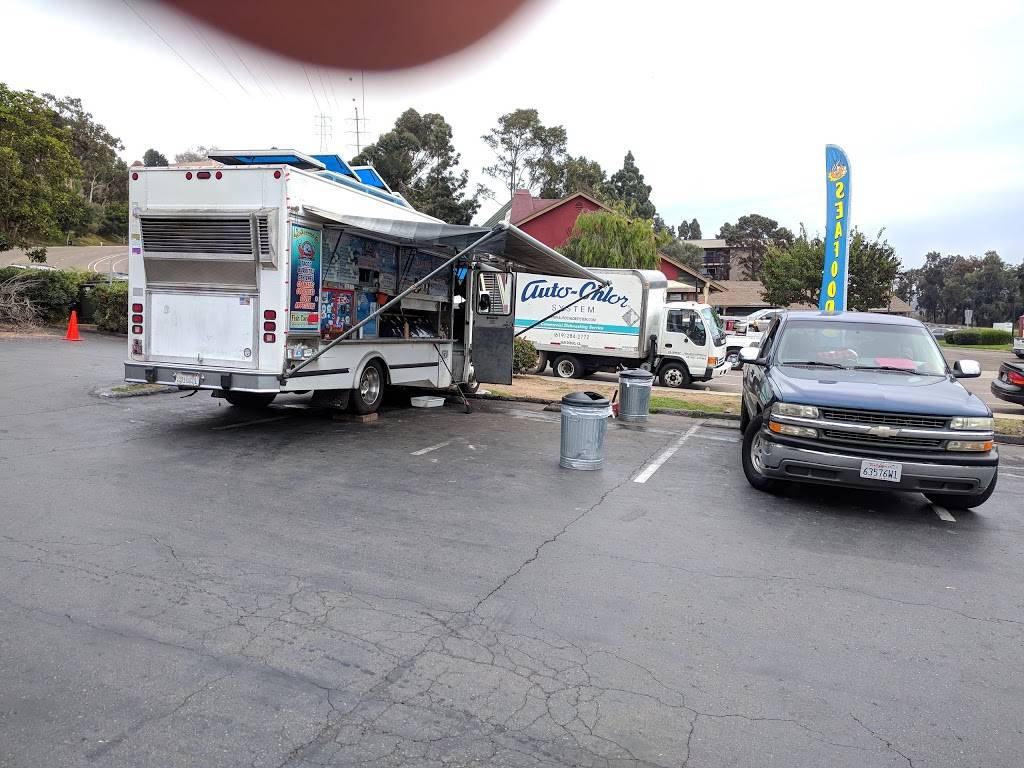 Kikos Place-The Seafood King | restaurant | 6090 Friars Rd, San Diego, CA 92108, USA | 6196230675 OR +1 619-623-0675