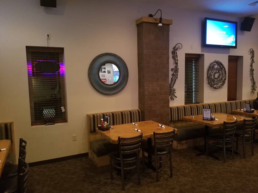 BB Jacks | restaurant | 300 E Holum St, DeForest, WI 53532, USA | 6088469000 OR +1 608-846-9000